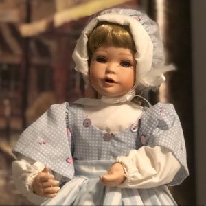Vintage Sankyo Musical Doll Blond Hair with Bonnet